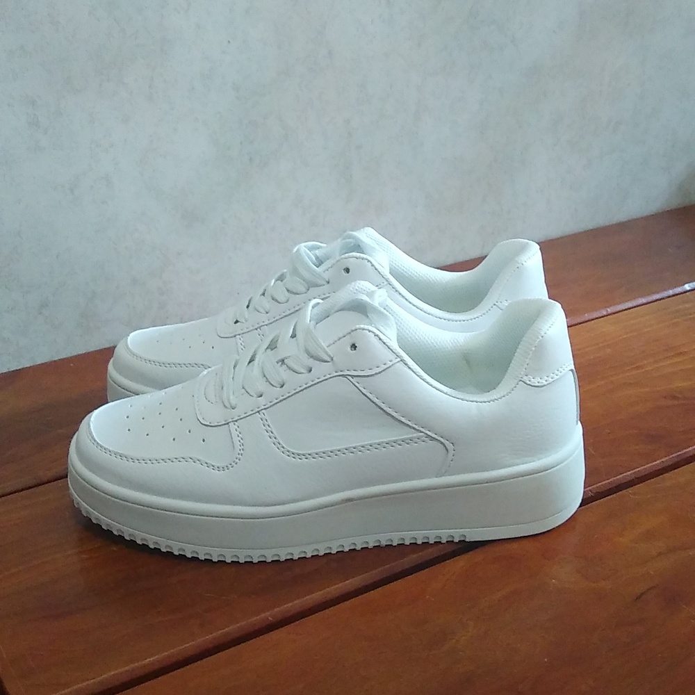 Women's platform memory foam sneakers